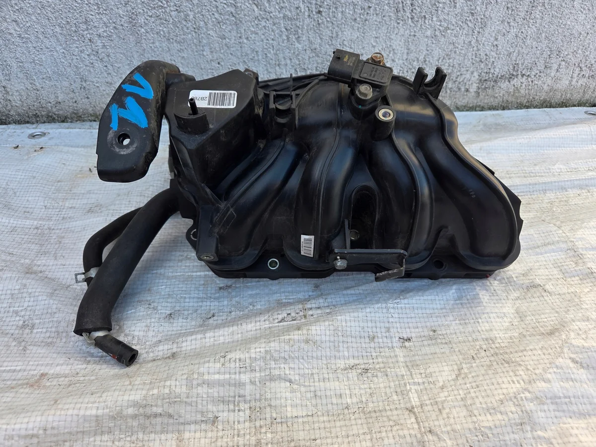 Used Intake Manifold for Kia Ceed III image 3