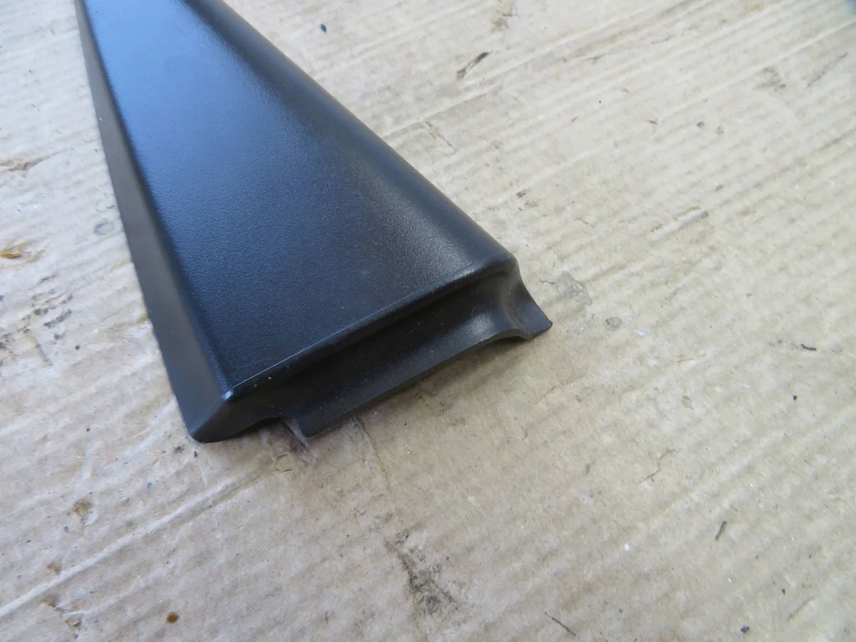 Volvo XC60 takakolmio-ovi peite 8635396-REMO