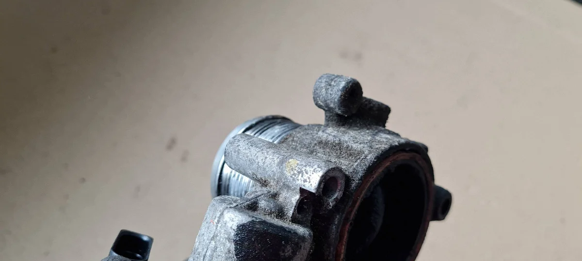 Gasklephuis Audi 2.0 TDI 03L128063D image 6