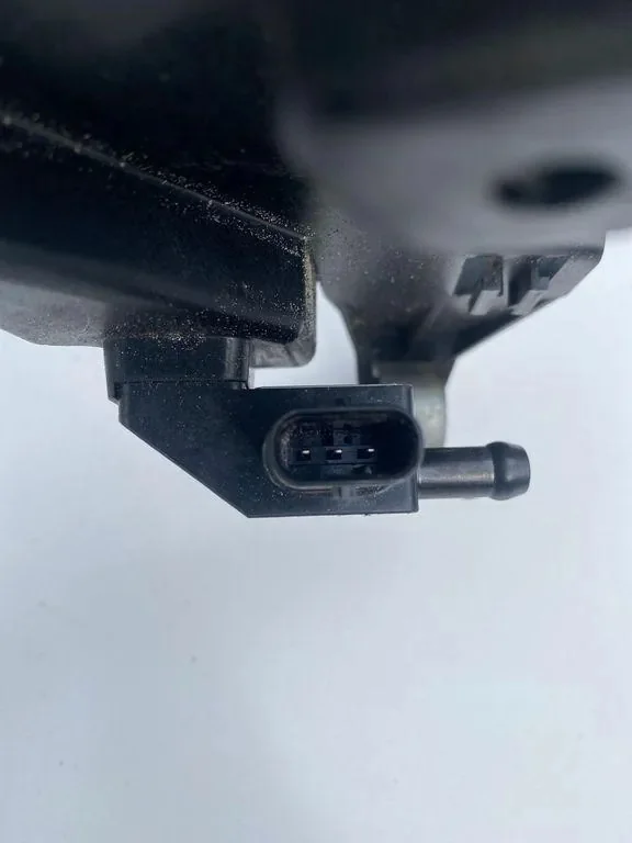 BMW 5 G30 G31 LCI G02 Sensorhalter image 3