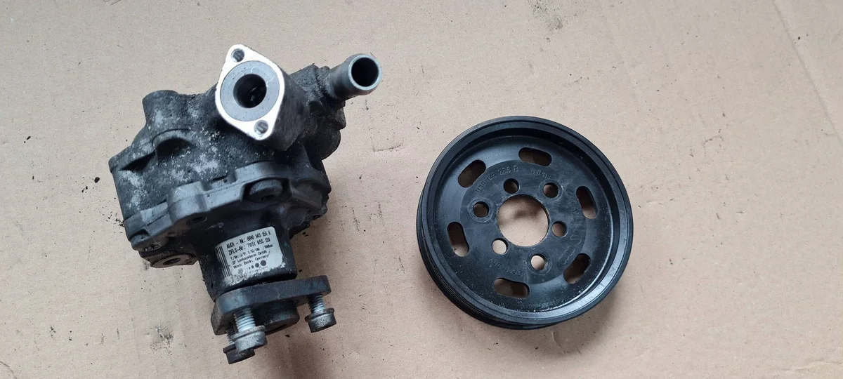 Ohjaustehostimen pumppu Audi Q5 8R 2.0 TDI