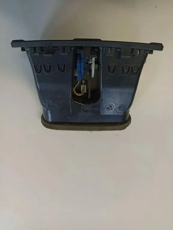BMW 4 Coupe F32 Achterventilatie 0858201 image 3