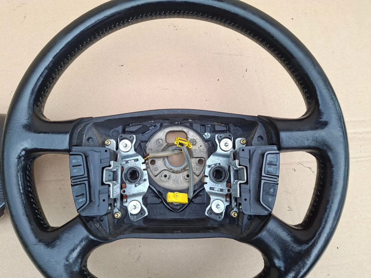Volant Cuir VW Golf IV Occasion image 3