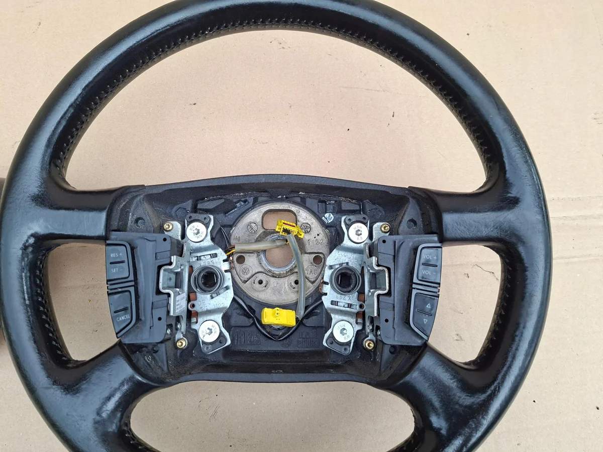 Volant Cuir VW Golf IV Occasion image 4