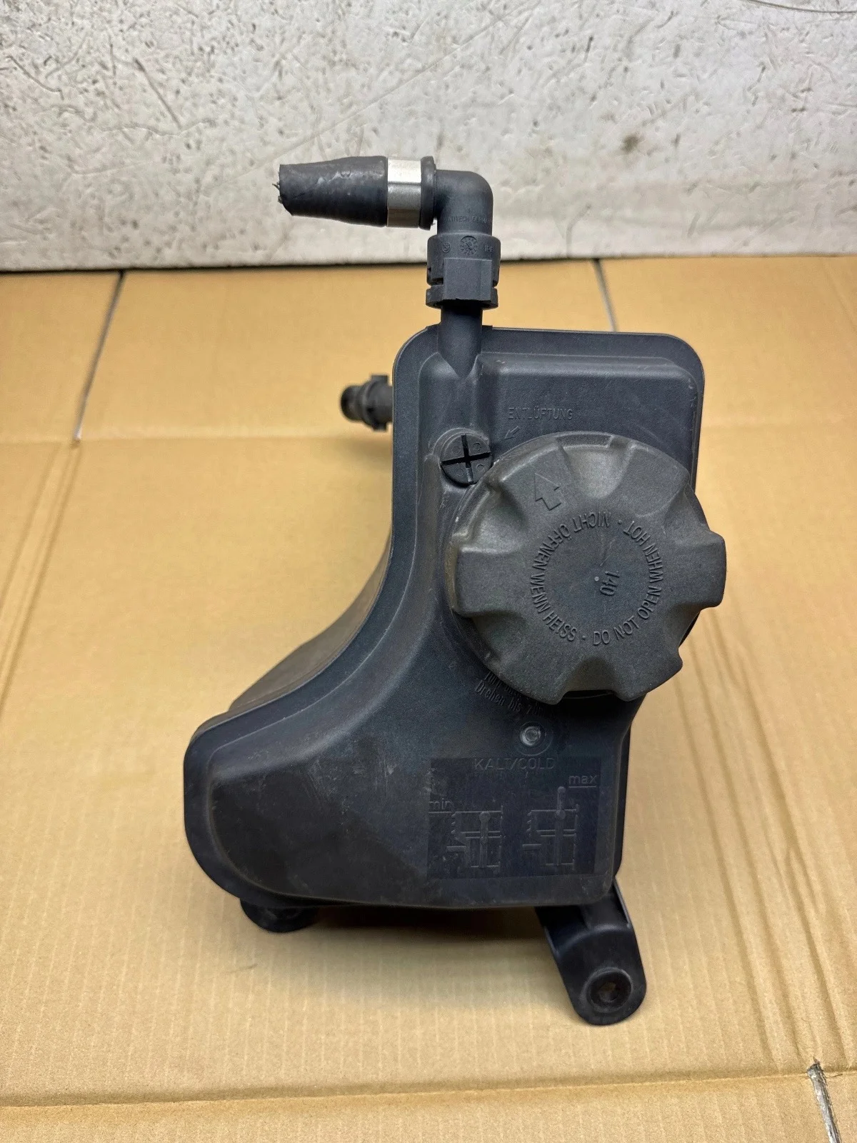 BMW E87 E90 E91 120D 2.0D réservoir 7121762