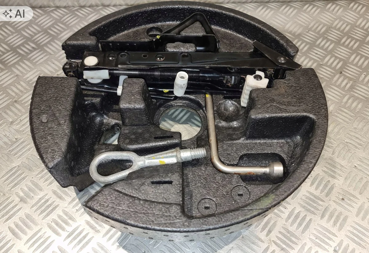 BMW E60 E61 Kit roue secours occasion image 5