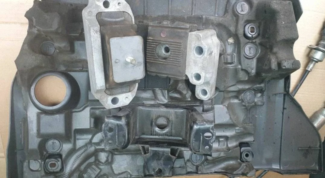 Engine Mount Mitsubishi Outlander III 2.2 DID EZJ588