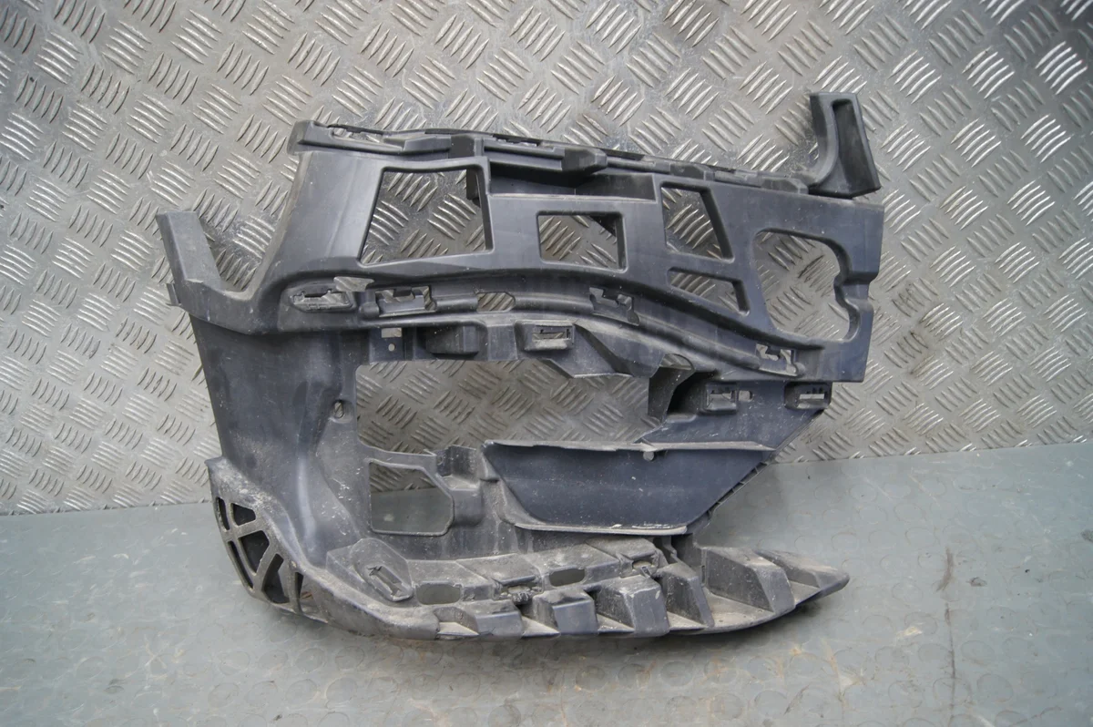 BMW F45 218i LIFT främre stötfångarfäste höger