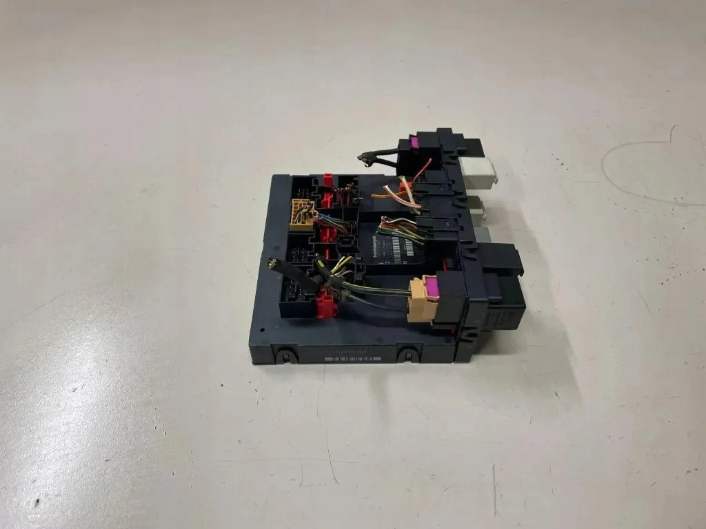Module confort SEAT TOLEDO III 3C0937049E