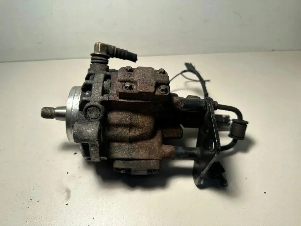 Polttoainepumppu Ford Galaxy III 1.8 TDCI 5WS40094