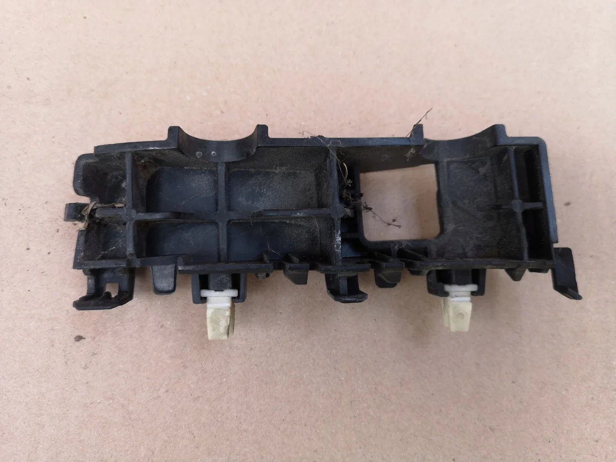 HYUNDAI TUCSON III 15- Gleiter Stoßfänger vorne links image 3