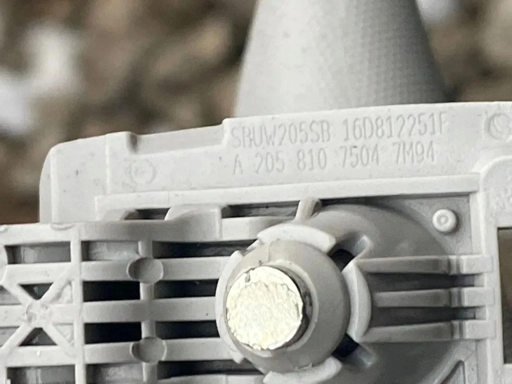 Protetor Solar Esquerdo Mercedes W205 A2058107504 image 6