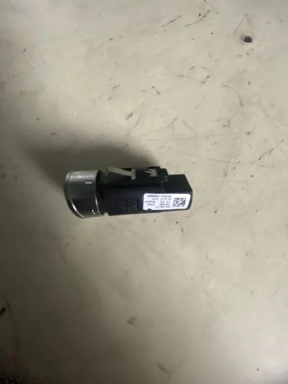 Pulsante Start/Stop Audi A3 8V0905217 Usato