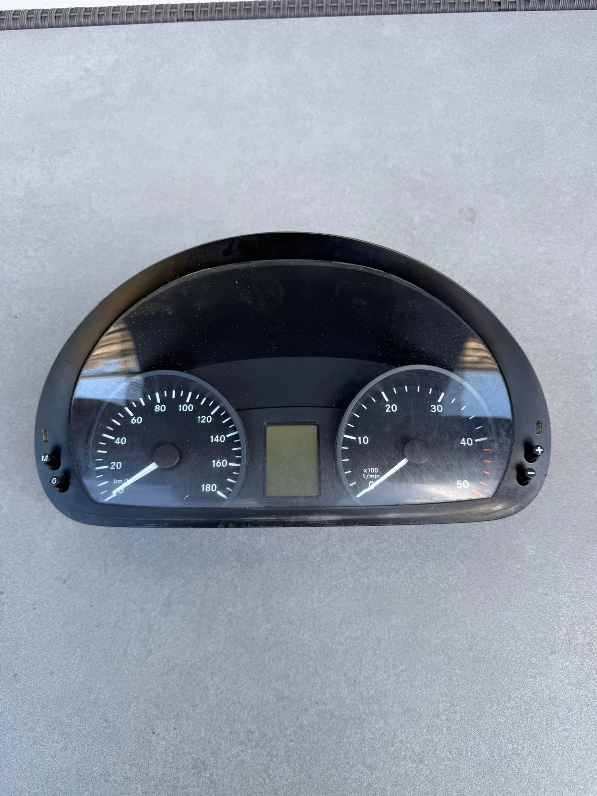 Compteur Mercedes-Benz Sprinter W906 A9064465821