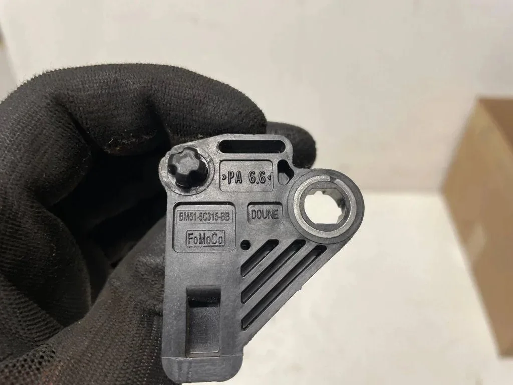 Used Crankshaft Position Sensor Ford 1828951 image 5