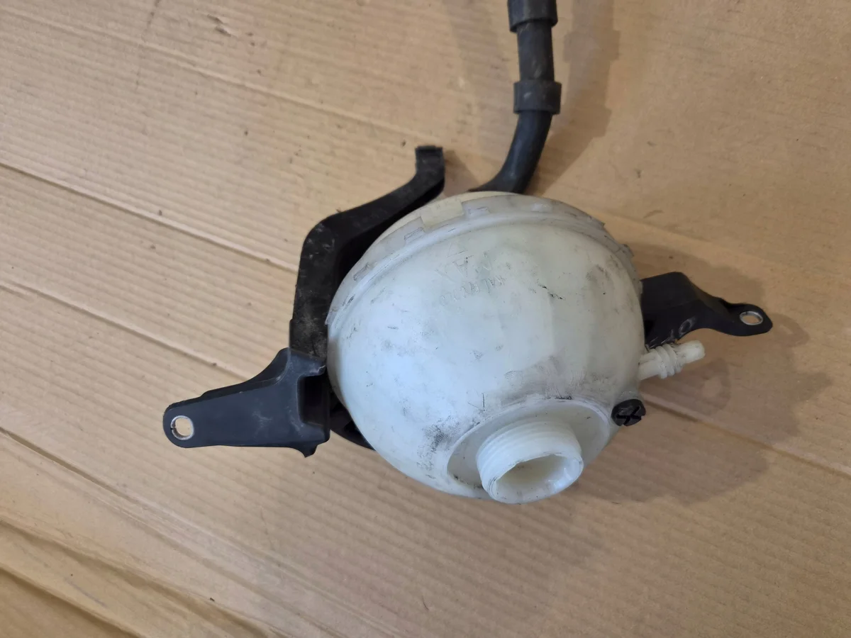 BMW 5 F10 F11 réservoir expansion + support image 3