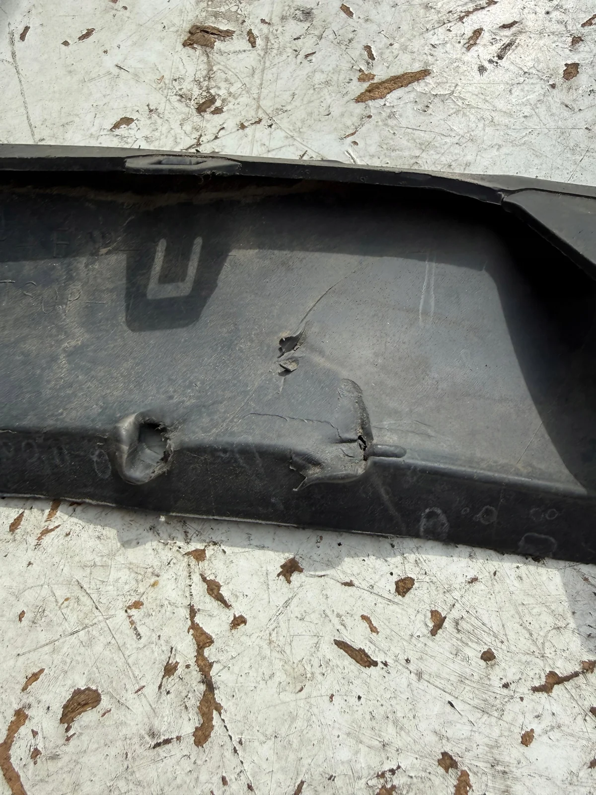 Spoiler Toyota Avensis T25 03-06 links vorne image 3
