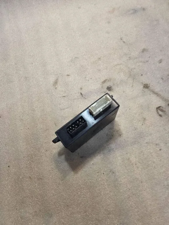 BMW 3 E36 1997 Modulo Central 61351387961 image 4