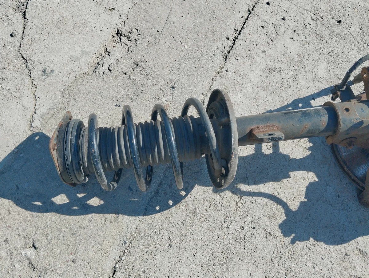DS3 CROSSBACK Front Right McPherson Strut image 6