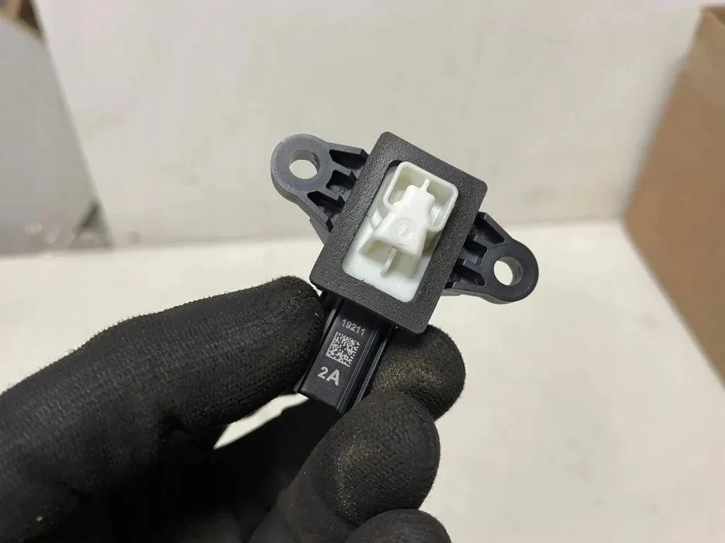 Sensor de Impacto Ford GN1514C676 Usado