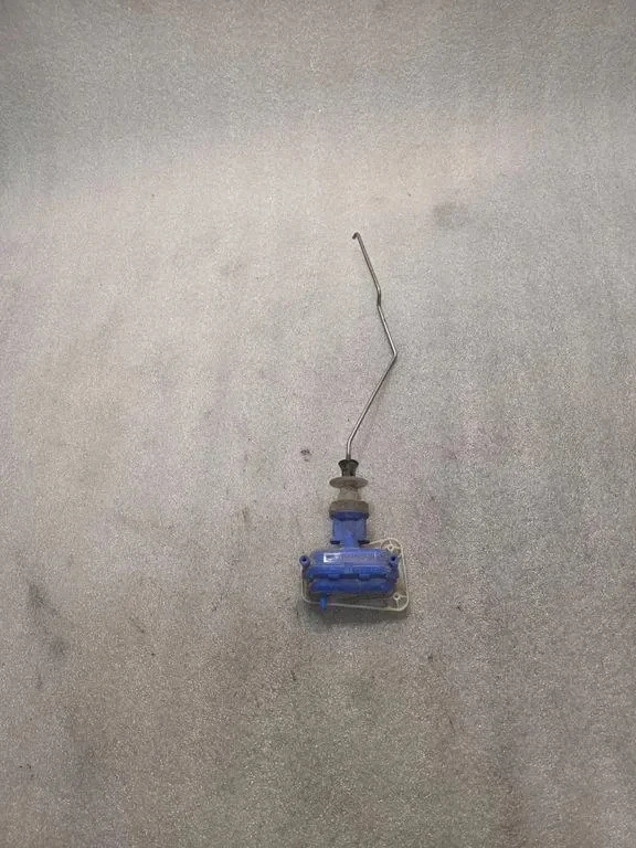 Pompa vacuum Audi 80 893862123 usata