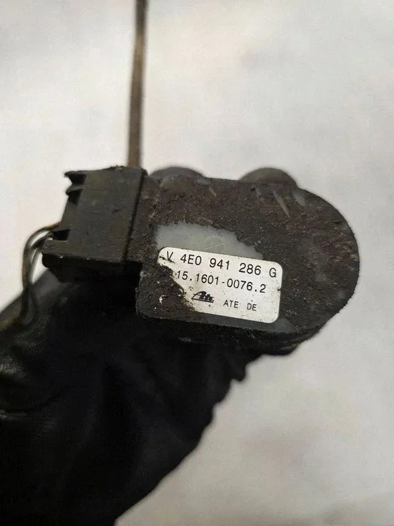 Audi 4E0941286G Sensor Niveauregeling image 3
