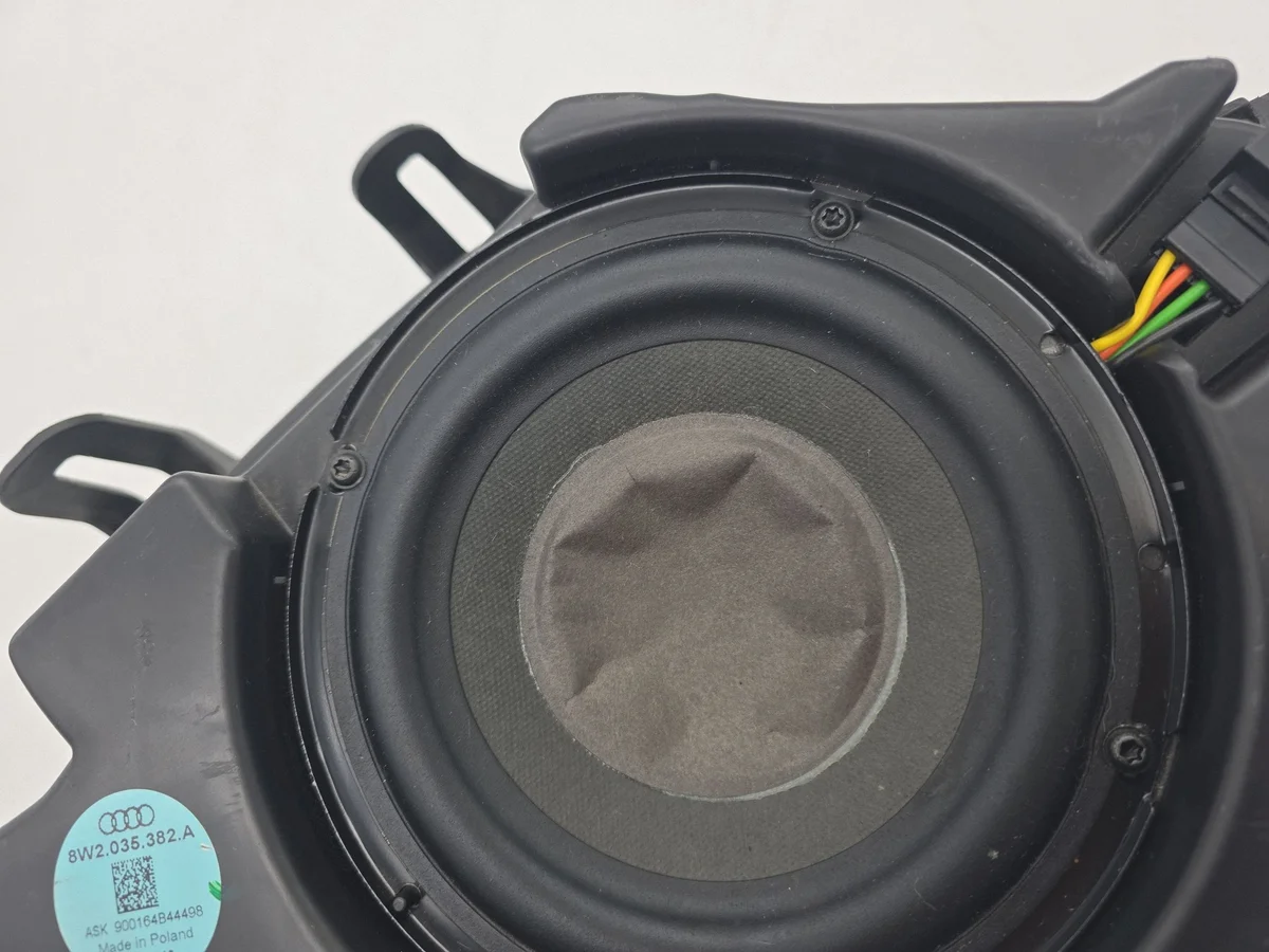 Subwoofer Audi A5 8W2035382A Usado image 4