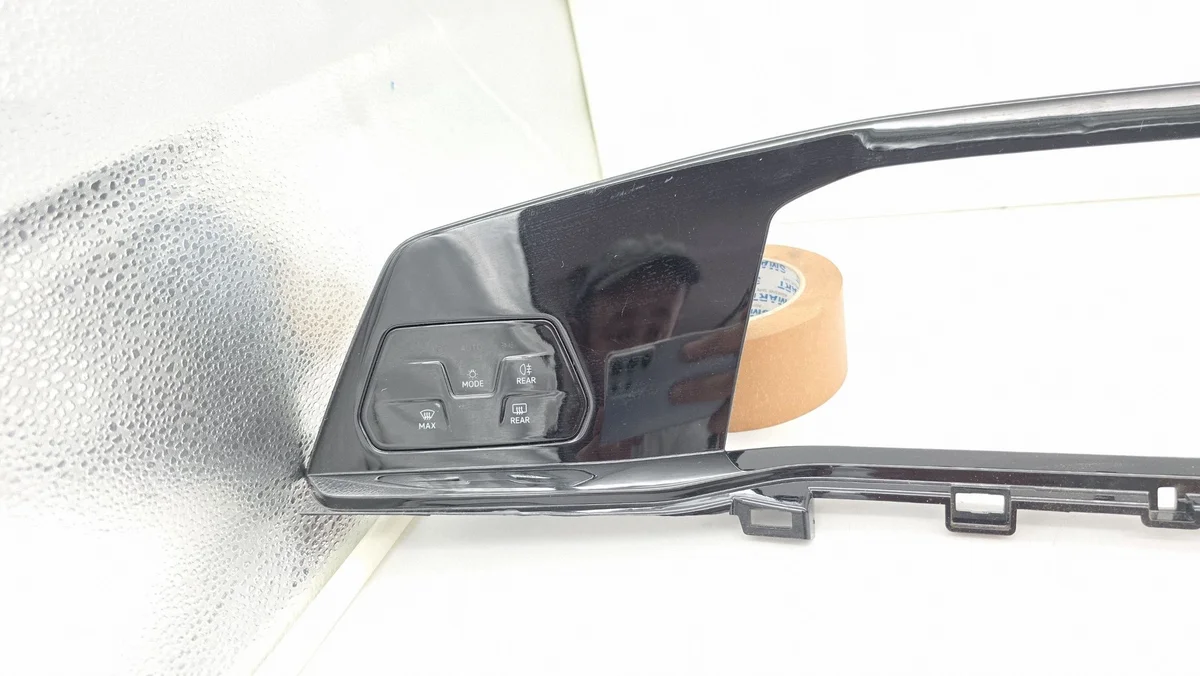 Volkswagen Golf VIII koristelista 5H1857211