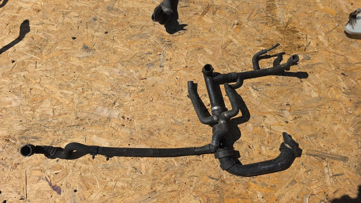 Vattenrör Turbo VW Passat B8 3Q0121619A