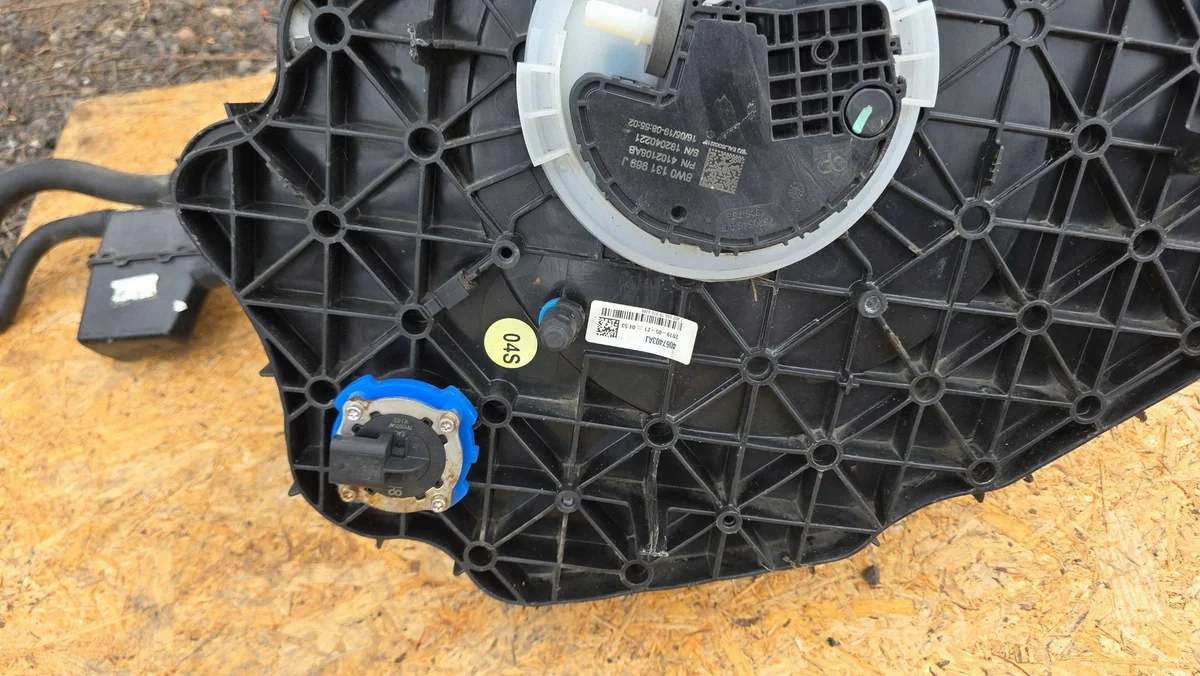 Audi 8W0131969J réservoir AdBlue image 3