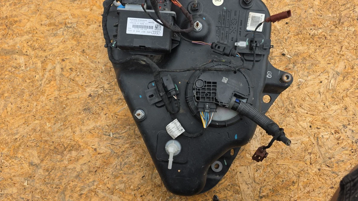 Réservoir AdBlue Audi A4 S4 B8 8K 8K0131077S