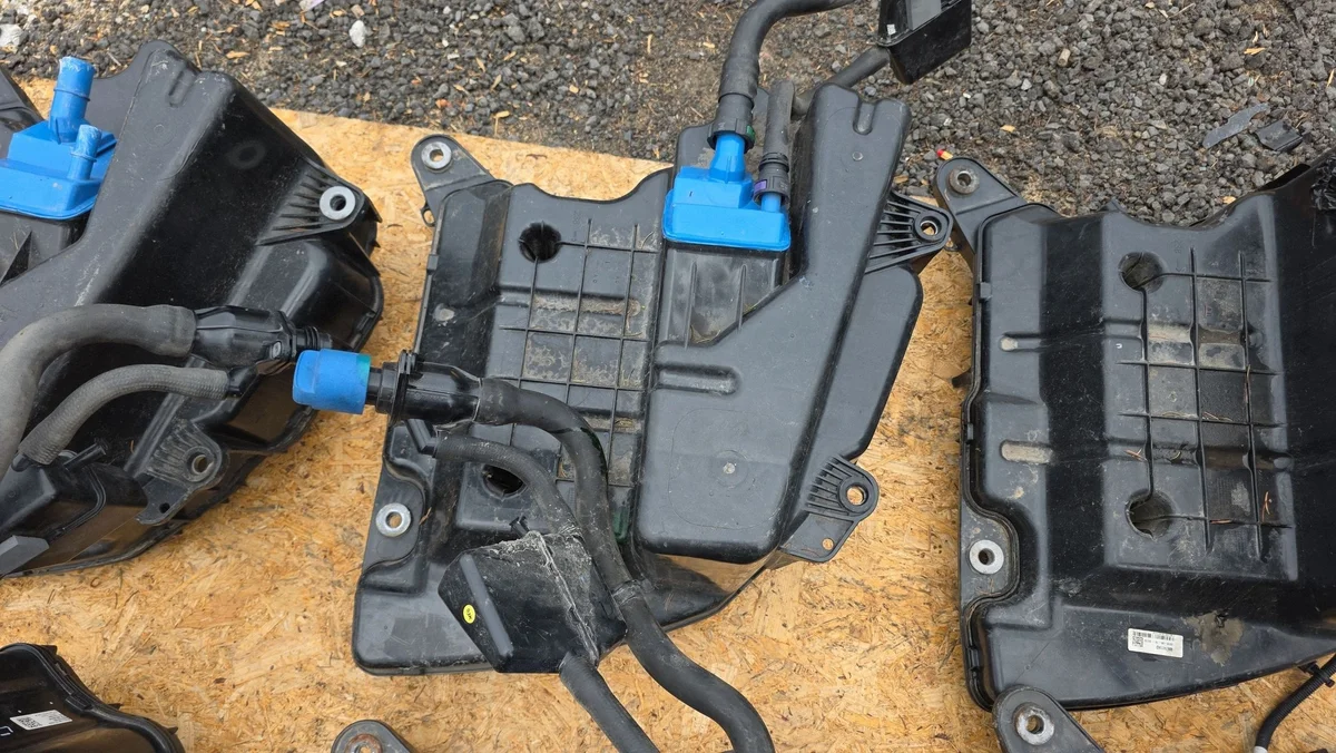 AdBlue Tank Audi A5 4077101AD image 6