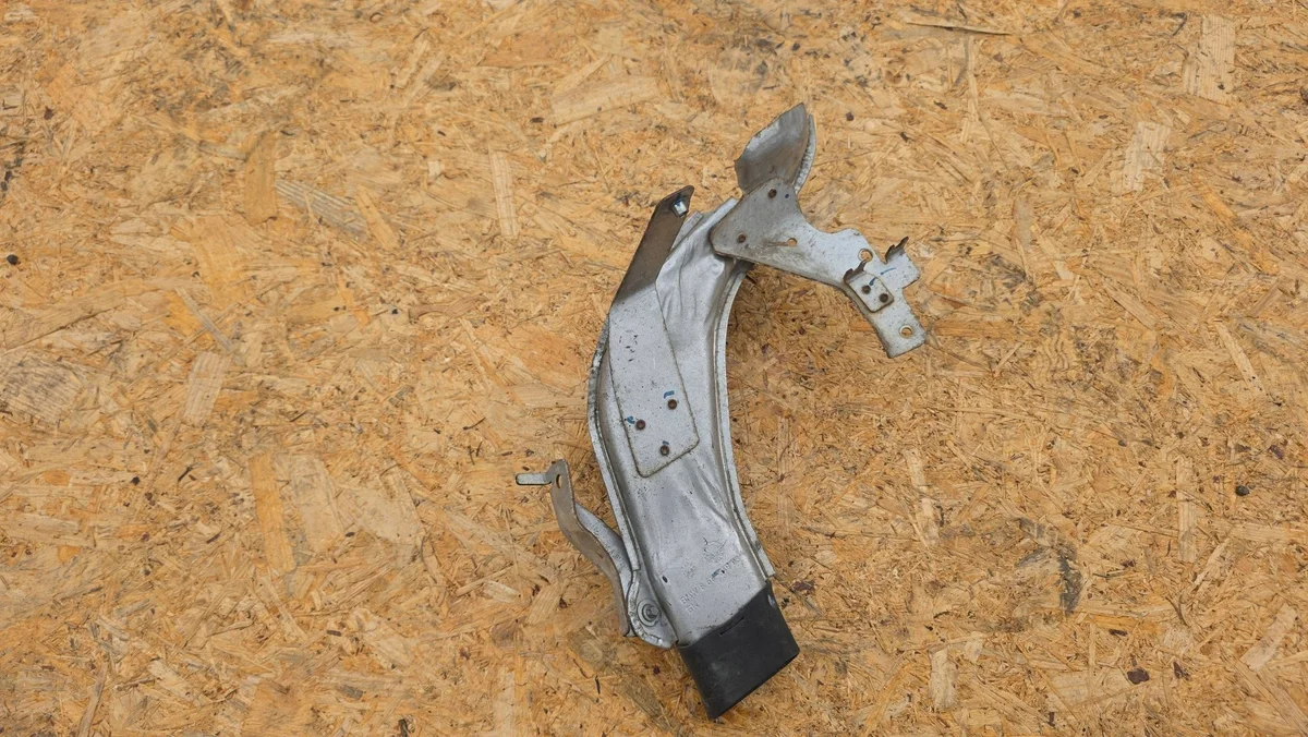 Engine Compartment Part BMW X1 F48 8617349
