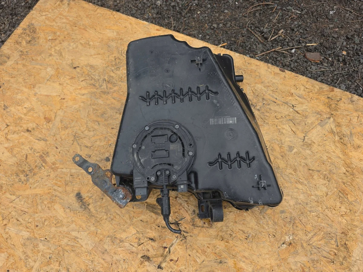 Volvo AdBlue Tank 32242177 Gebruikt image 3