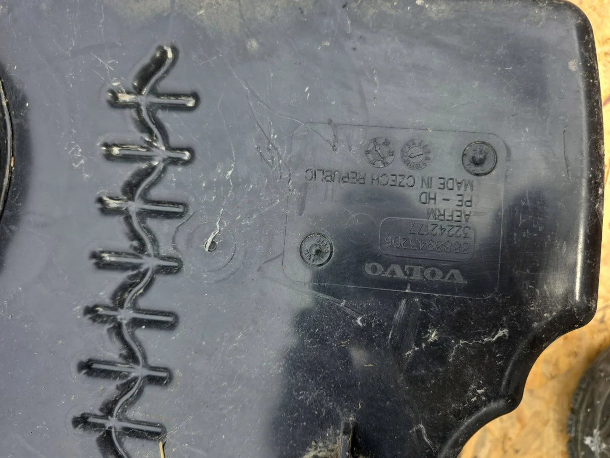 Volvo AdBlue Tank 32242177 Gebruikt image 7