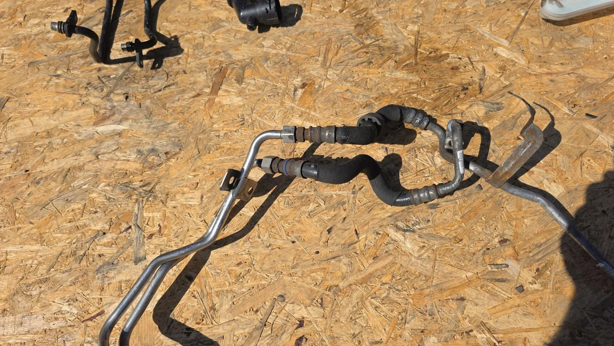 Audi Q5 SQ5 2016 Kühlmittelschlauch Getriebeöl 8R0317825K image 5