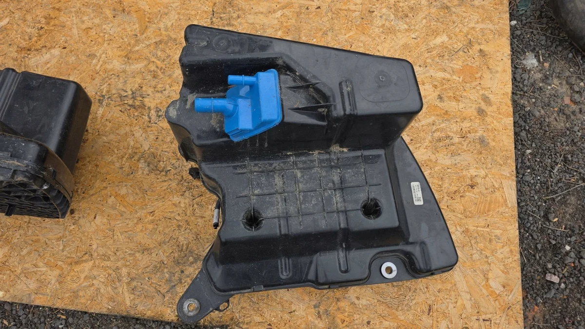 Audi A4 B9 Pompe AdBlue 8W0131969L image 3
