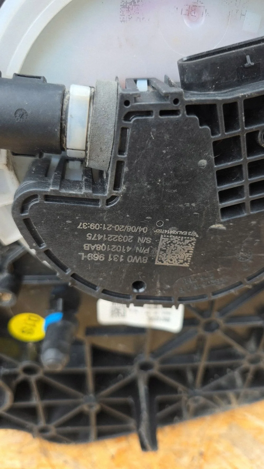 Audi A4 B9 Pompe AdBlue 8W0131969L image 5