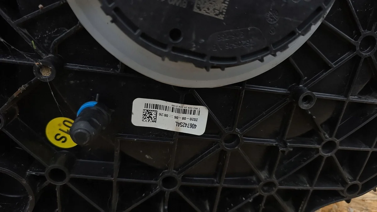 Audi A4 B9 Pompe AdBlue 8W0131969L image 8