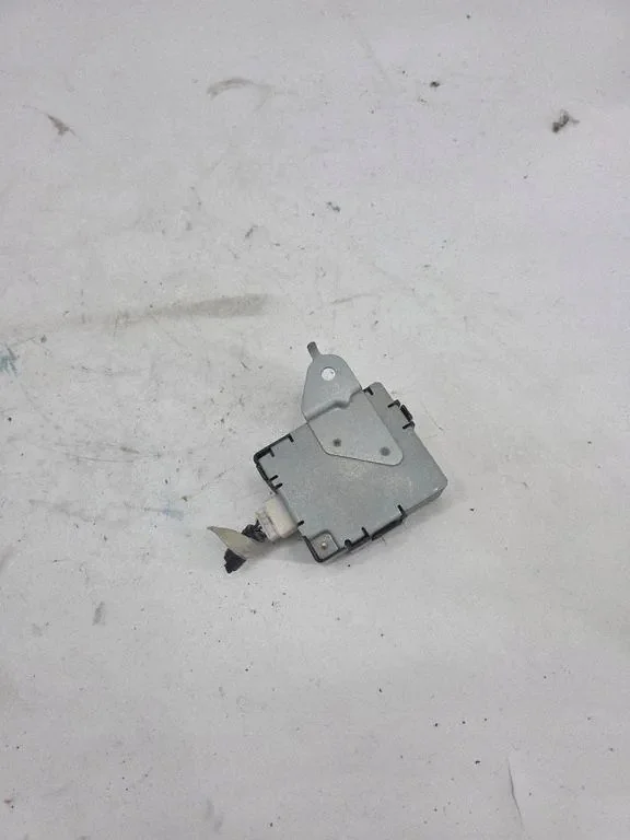 Keskuslukitusmoduuli Toyota RAV 4 II 2513000060