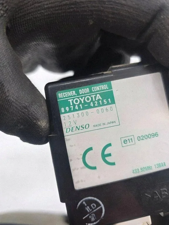 Centralåsmodul Toyota RAV 4 II 2513000060 image 3