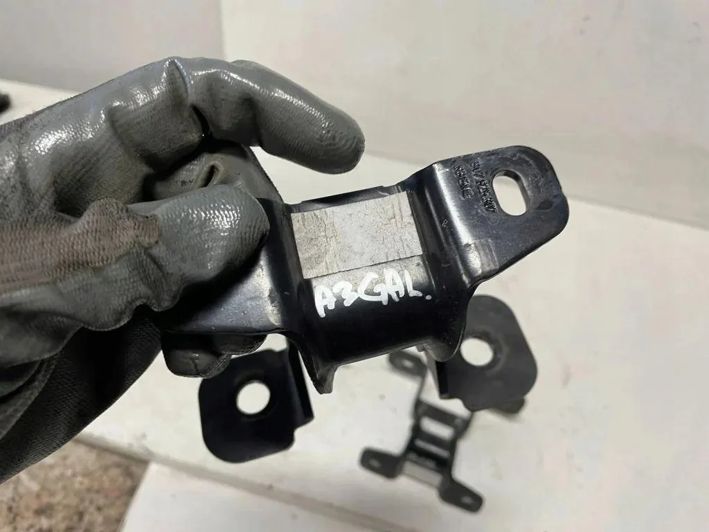 Cerniera Portellone Posteriore Sinistra Audi A3 8V