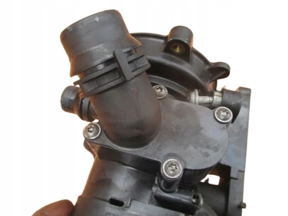 Boîtier de thermostat 06L121111F pour VAG