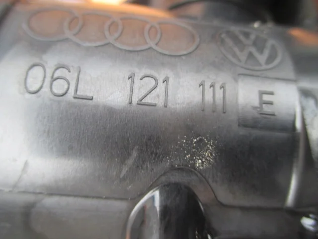 Boîtier de thermostat 06L121111F pour VAG image 7