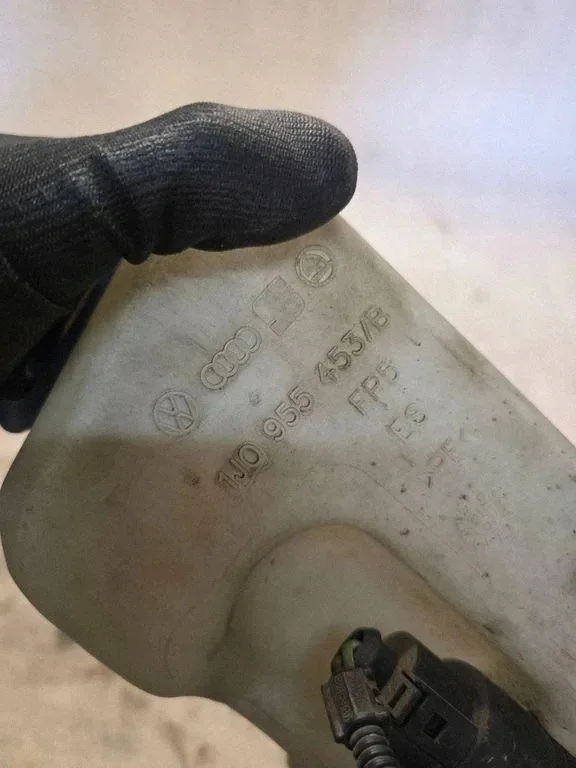 Audi 1J0955453B Spolarvätskebehållare image 3