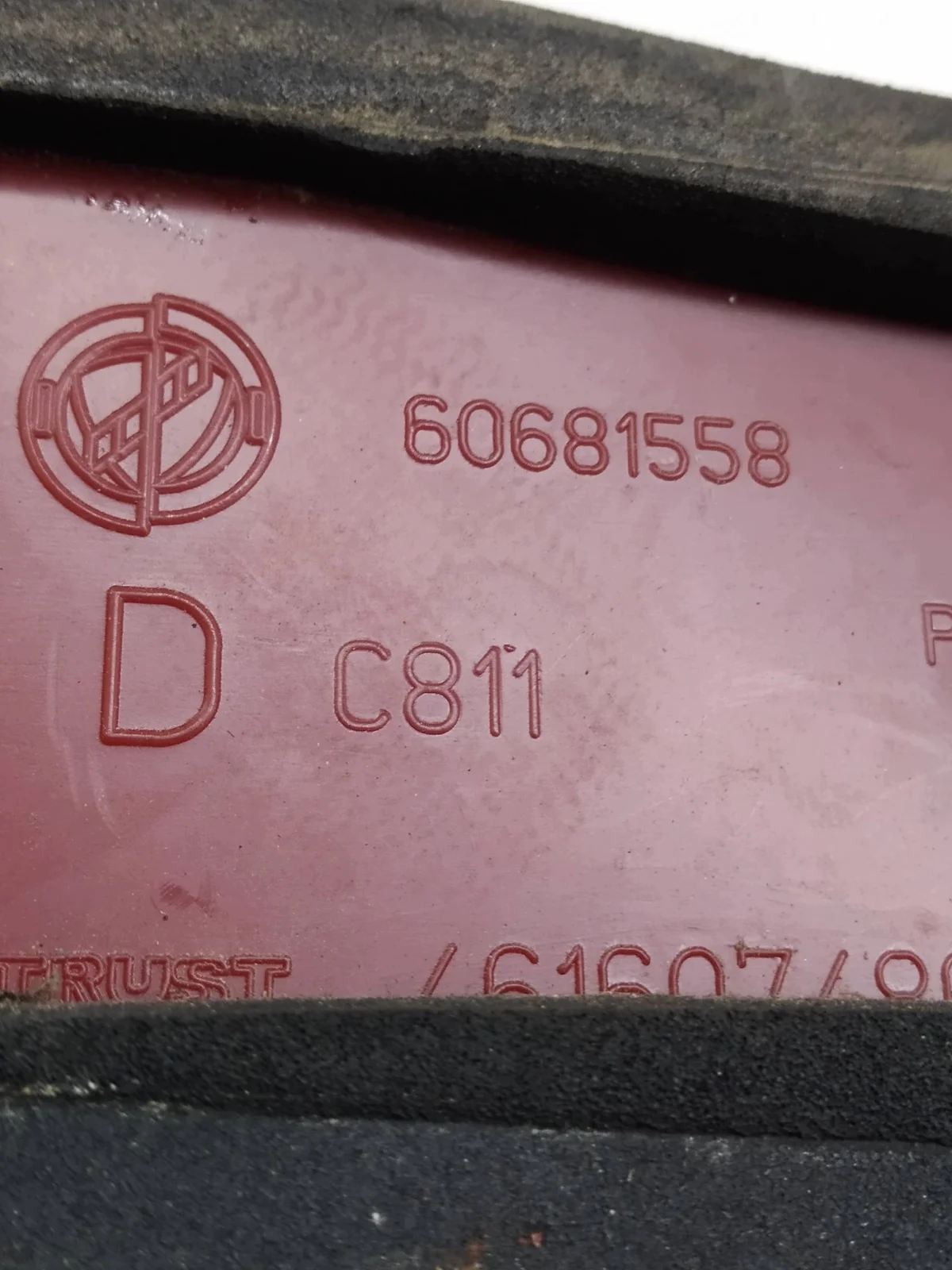 Luz trasera derecha Alfa Romeo GT I image 5