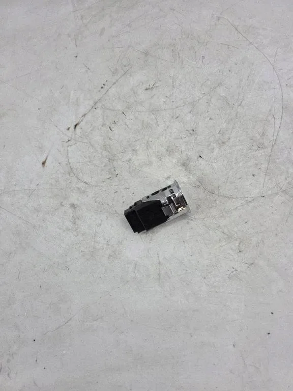 Start/Stop Button Toyota Corolla Verso 15A7101 image 3