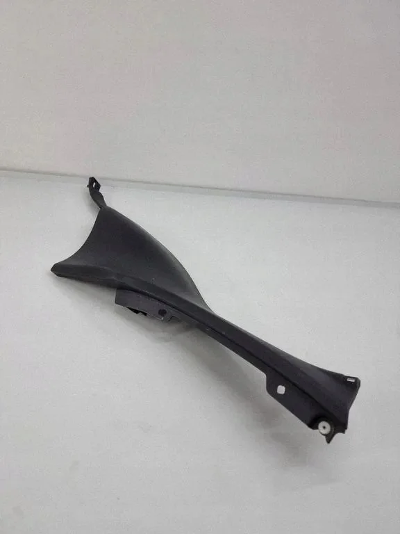 Range Rover Evoque C-Pillar Trim Right BJ3231070A image 3