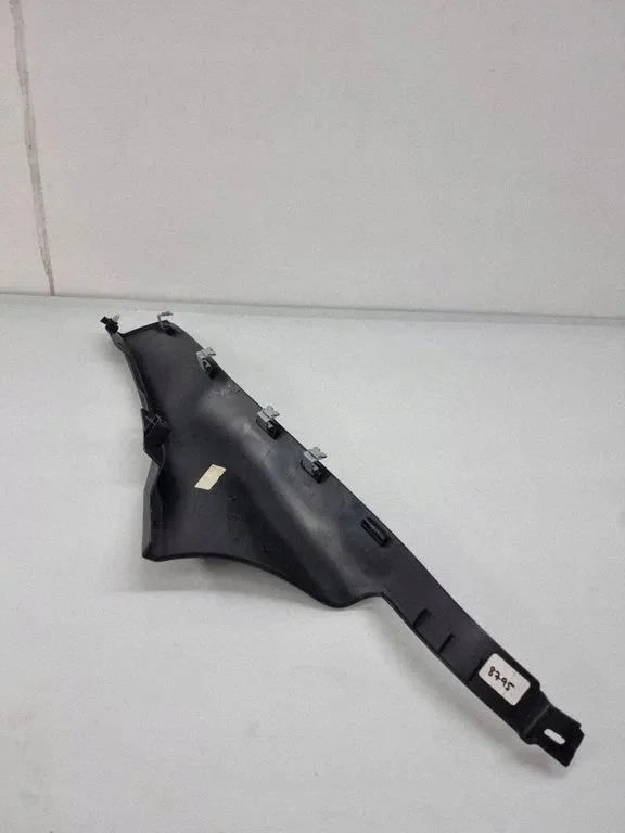 Range Rover Evoque C-Pillar Trim Right BJ3231070A image 5