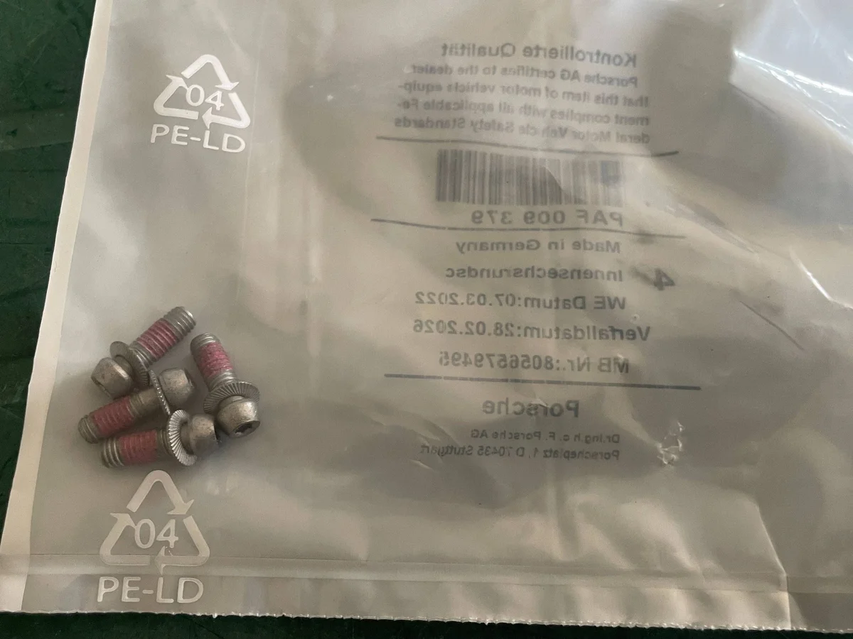 Selbstsichernde Radschraube Porsche Taycan 9J1